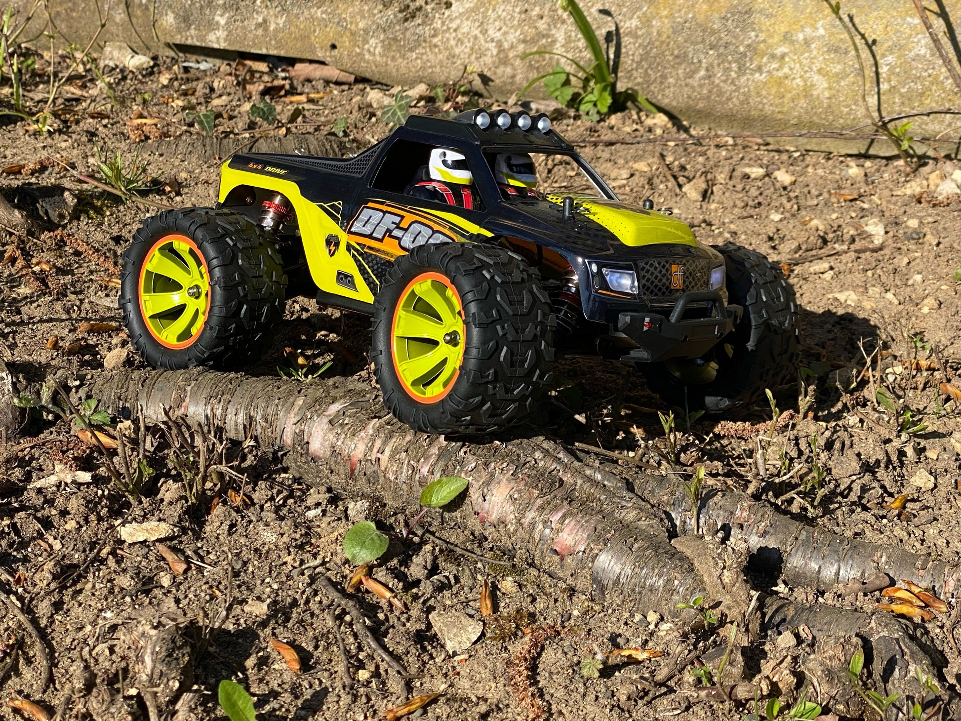 DF-Models DF-06 Evolution 1:14 RTR Truck - RCXX - RC Racing Shop | RC Models | Tuning & Spare Parts for Professionals
